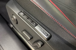 valkoinen Volkswagen ID.7 2025 kuva 14.