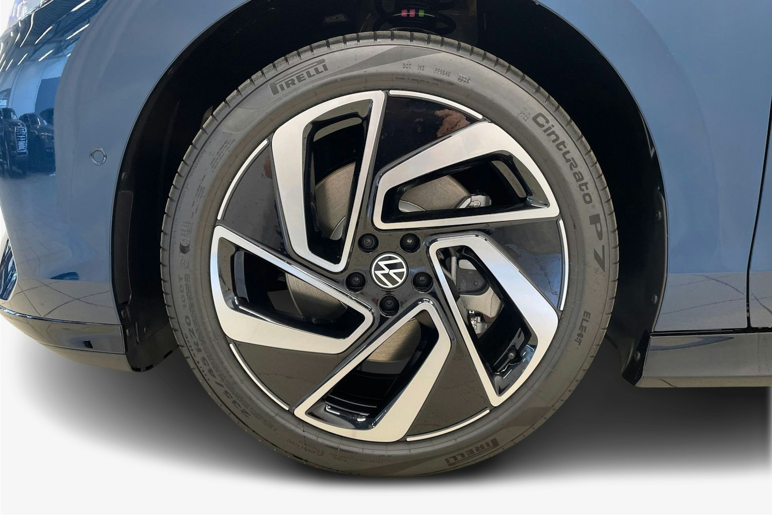sininen Volkswagen ID.7 2025 kuva 9.