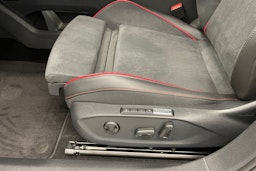 sininen Volkswagen ID.7 2025 kuva 10.