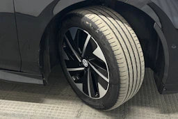 musta Volkswagen ID.7 2025 kuva 10.