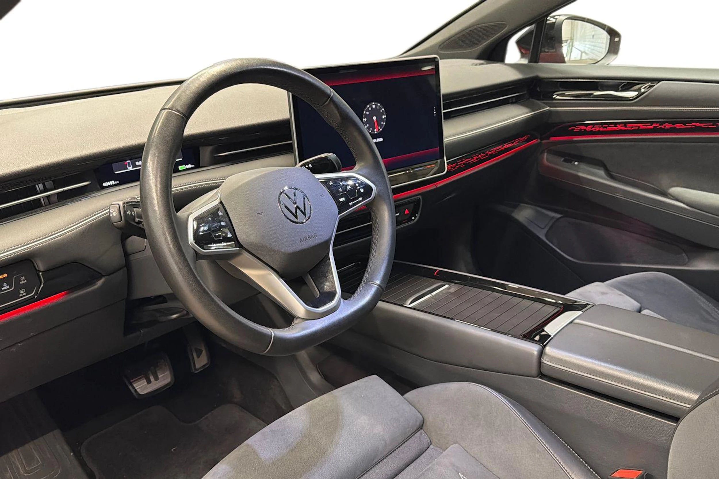 punainen Volkswagen ID.7 2025 kuva 8.