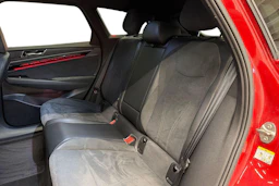 punainen Volkswagen ID.7 2025 kuva 11.