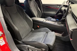 punainen Volkswagen ID.7 2025 kuva 27.