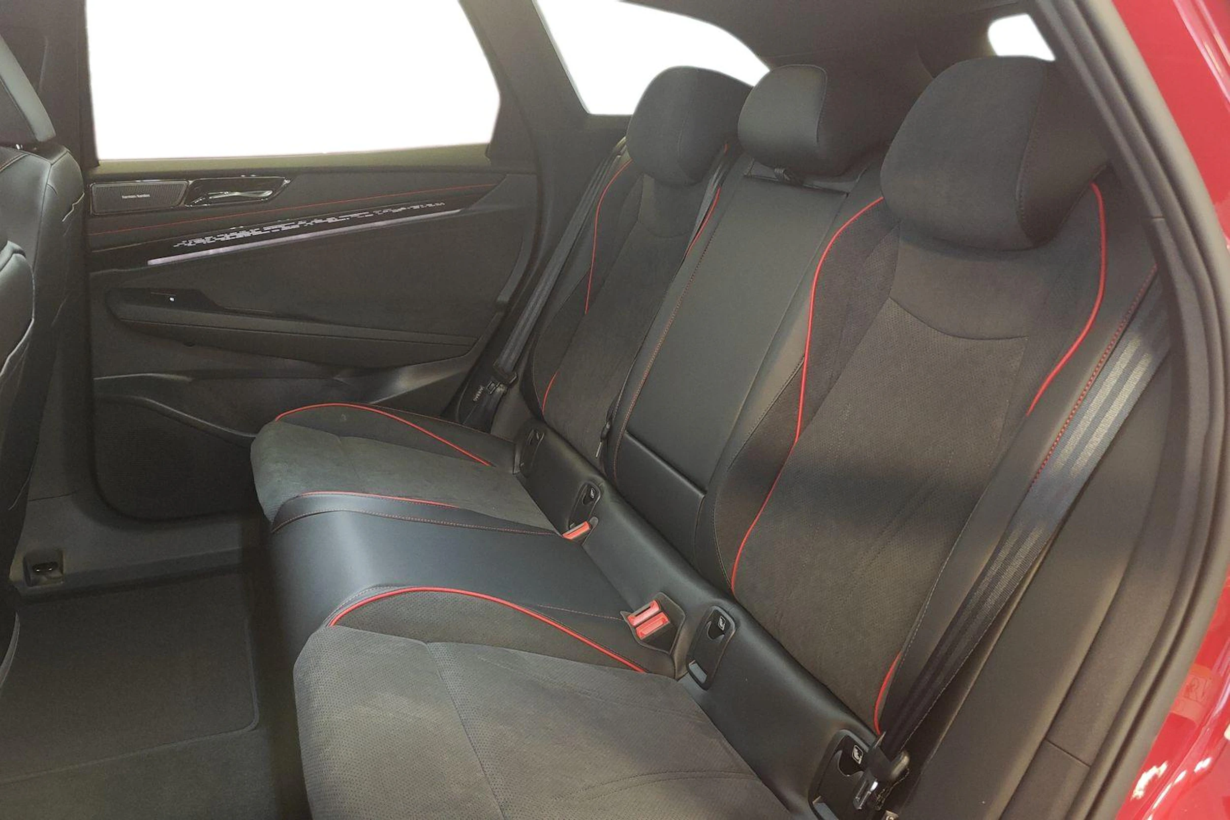 met. punainen Volkswagen ID.7 2026 kuva 7.