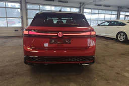 met. punainen Volkswagen ID.7 2026 kuva 9.