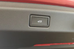 met. punainen Volkswagen ID.7 2026 kuva 12.