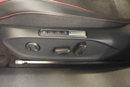 met. punainen Volkswagen ID.7 2026 kuva 23.