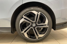 sininen Volkswagen ID.7 2025 kuva 9.