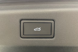 sininen Volkswagen ID.7 2025 kuva 15.