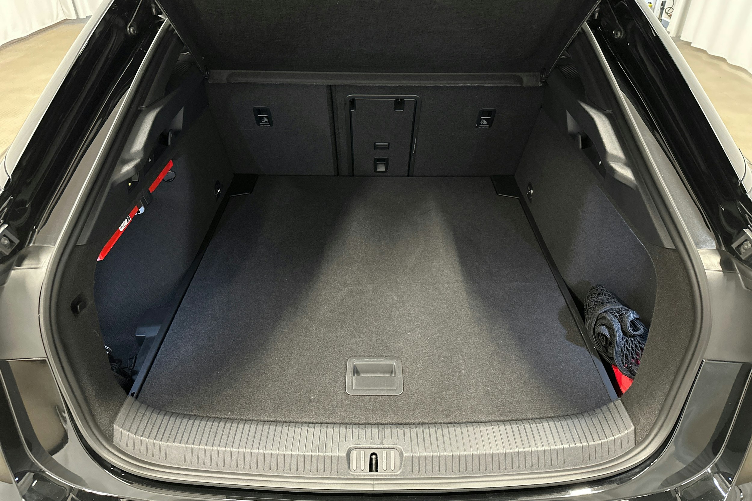 musta Volkswagen ID.7 2025 kuva 14.
