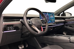 punainen Volkswagen ID.7 2025 kuva 7.