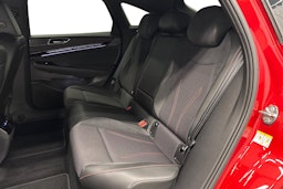 punainen Volkswagen ID.7 2025 kuva 10.