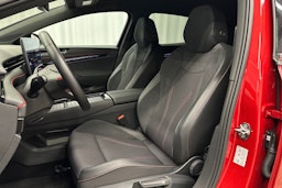 punainen Volkswagen ID.7 2025 kuva 16.