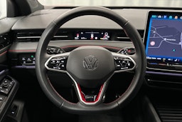 punainen Volkswagen ID.7 2025 kuva 17.