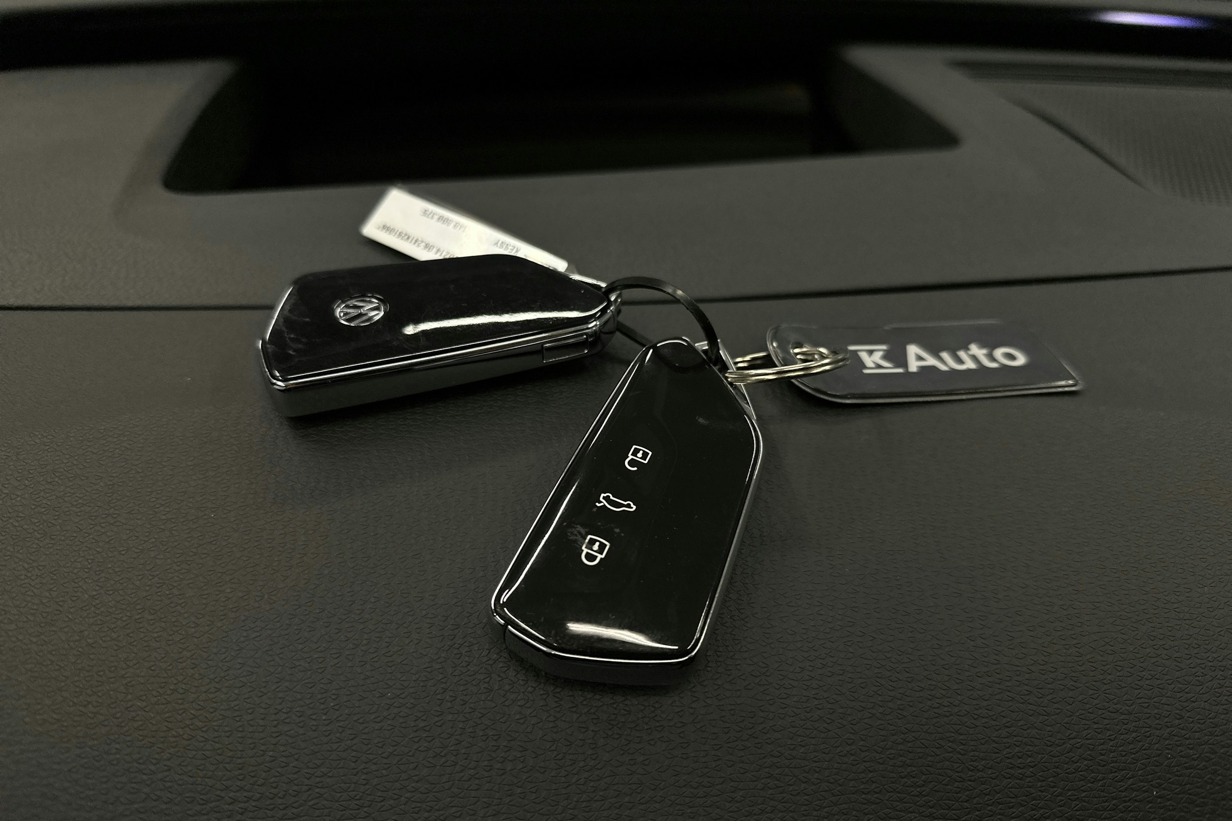 punainen Volkswagen ID.7 2025 kuva 36.