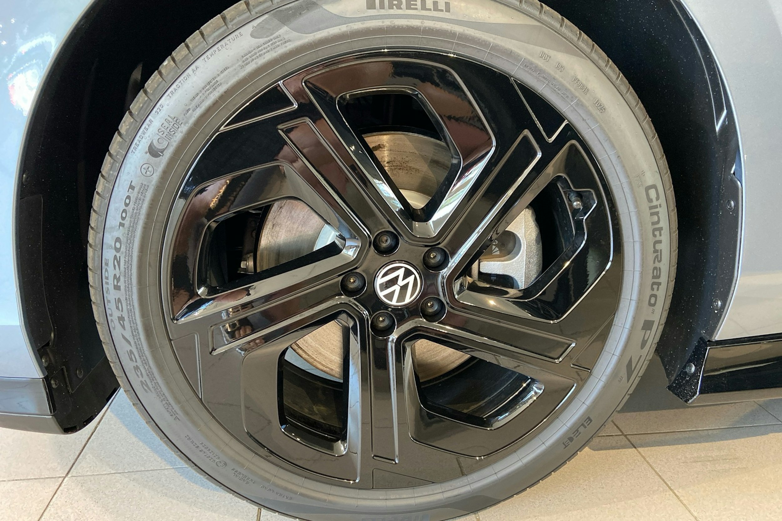 stonewashed blue Volkswagen ID.7 2025 kuva 8.