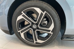 sininen Volkswagen ID.7 2025 kuva 9.