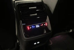 punainen Volkswagen ID.7 2025 kuva 14.