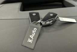 punainen Volkswagen ID.7 2025 kuva 36.