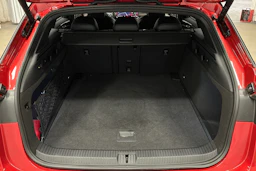 punainen Volkswagen ID.7 2025 kuva 11.