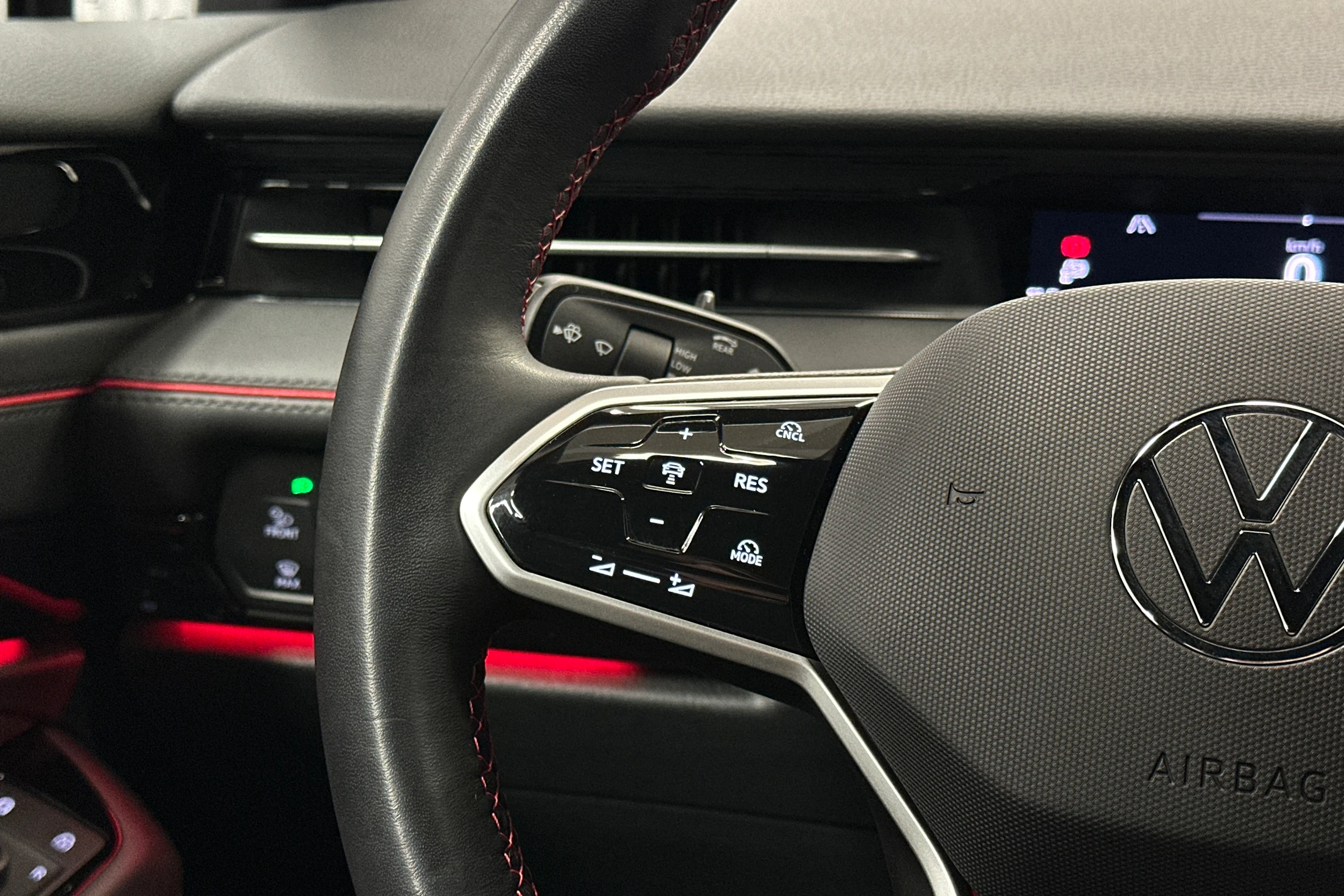 punainen Volkswagen ID.7 2025 kuva 19.