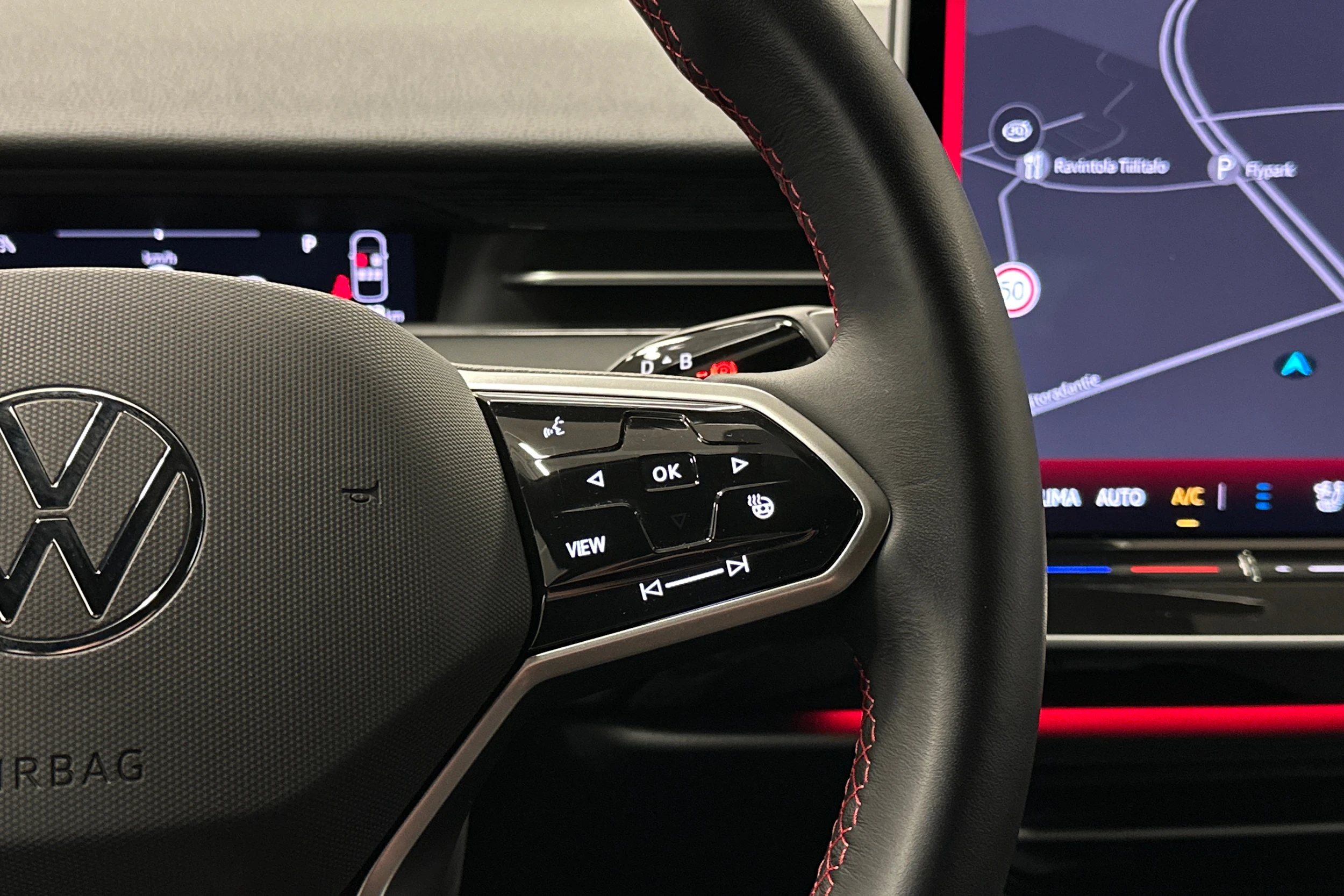 punainen Volkswagen ID.7 2025 kuva 20.