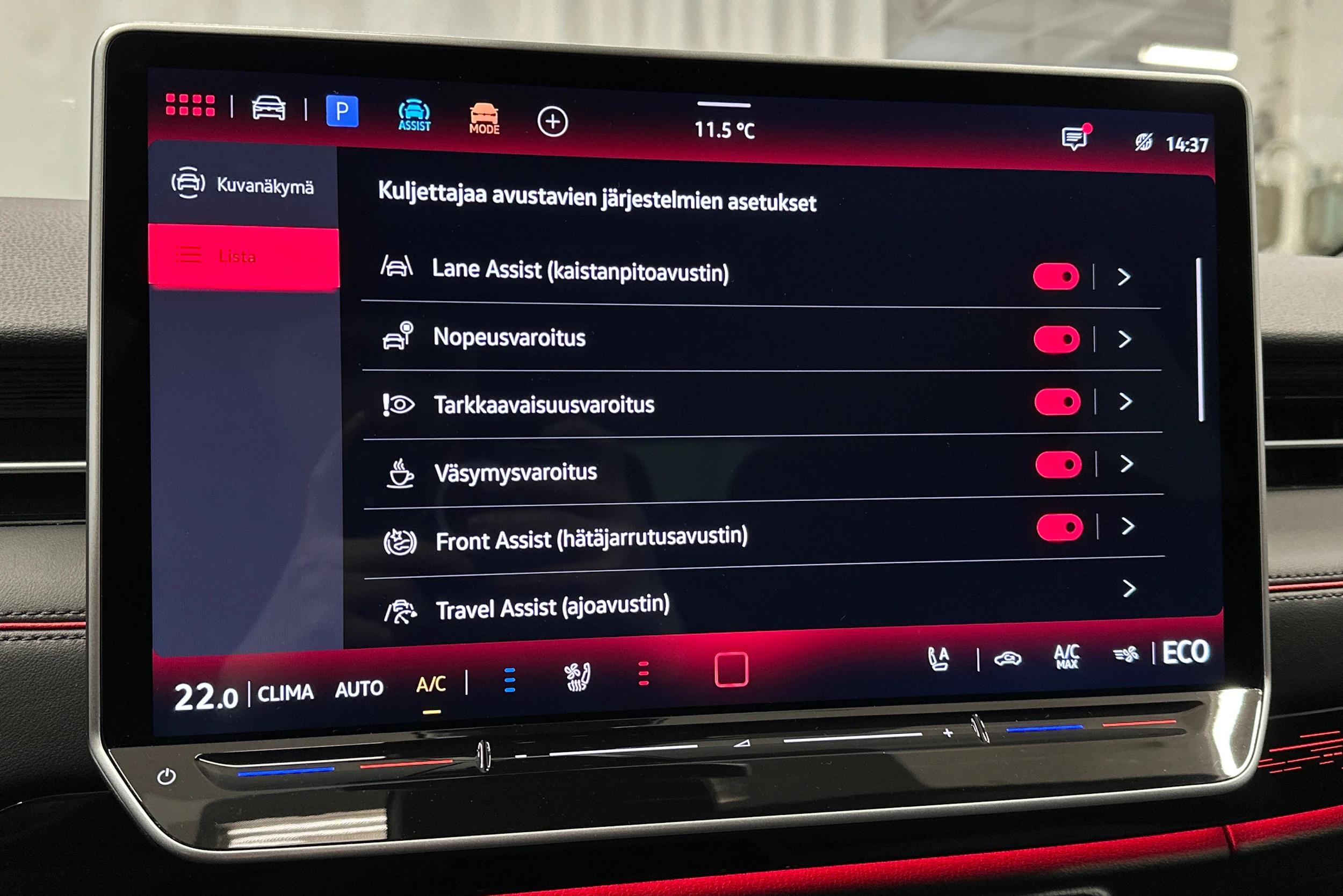 punainen Volkswagen ID.7 2025 kuva 28.