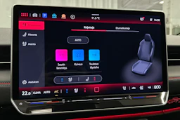 punainen Volkswagen ID.7 2025 kuva 31.