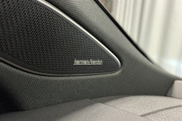 punainen Volkswagen ID.7 2025 kuva 35.