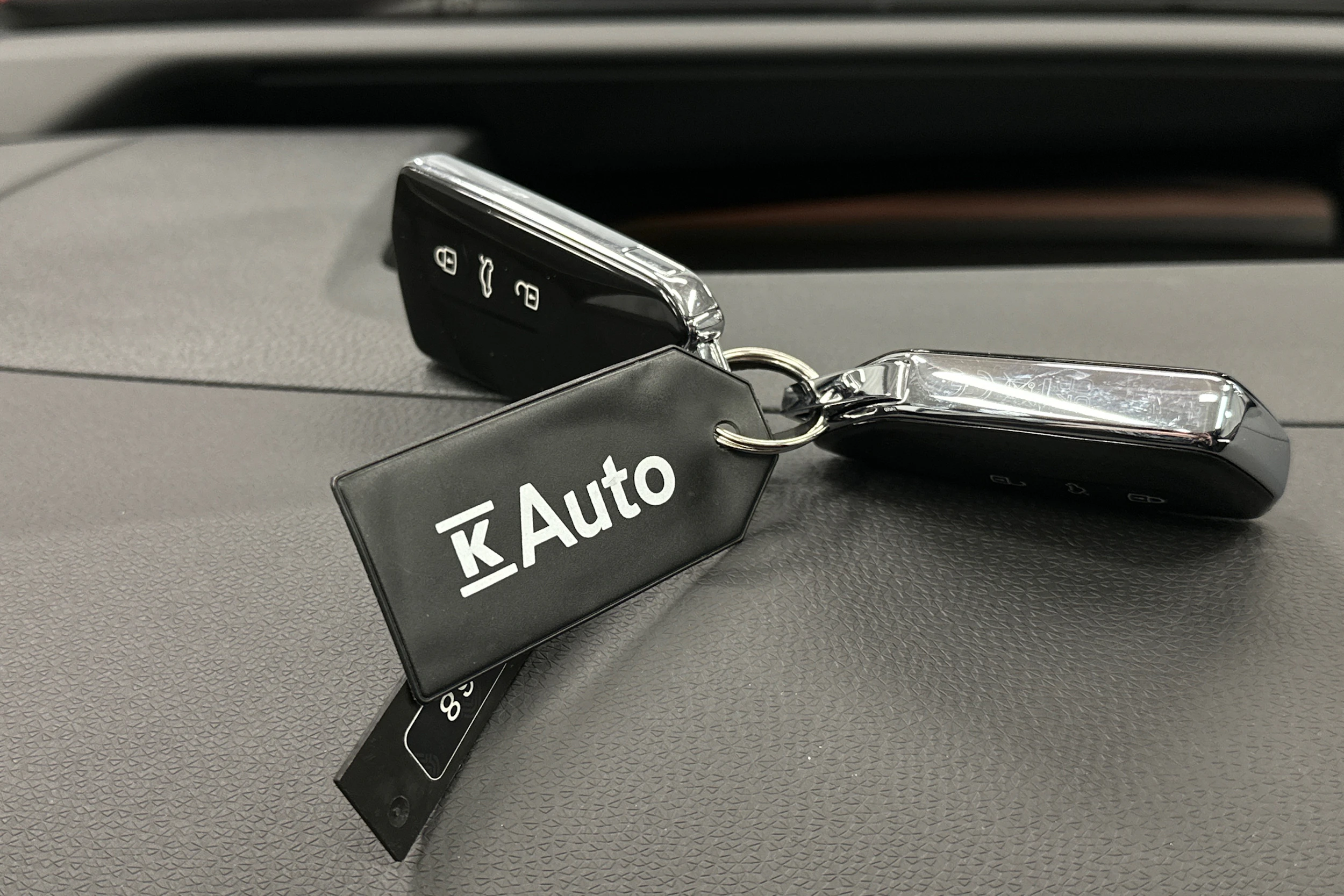 punainen Volkswagen ID.7 2025 kuva 36.