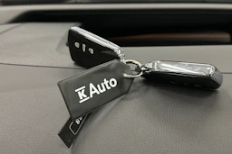 punainen Volkswagen ID.7 2025 kuva 36.