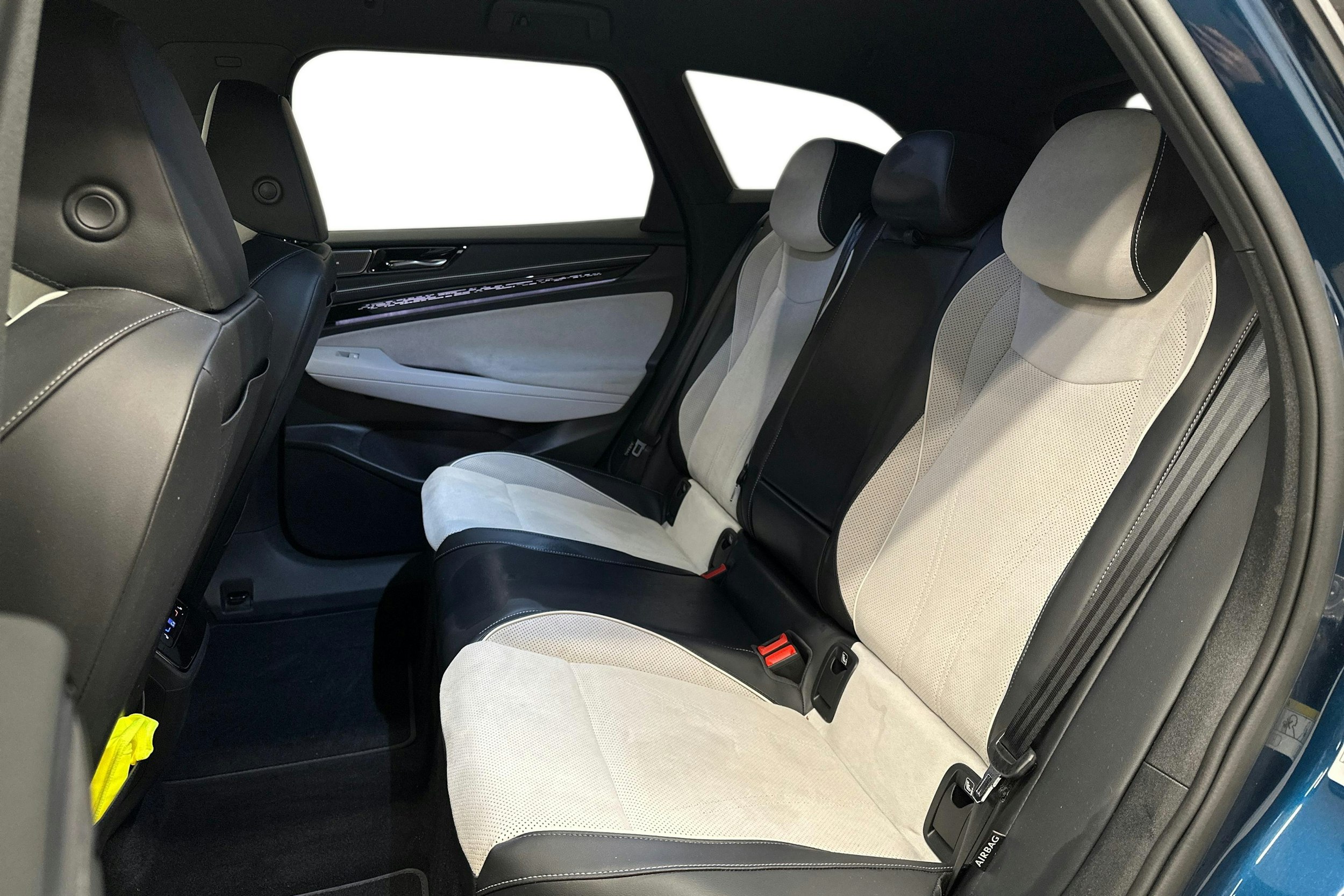 sininen Volkswagen ID.7 2025 kuva 10.