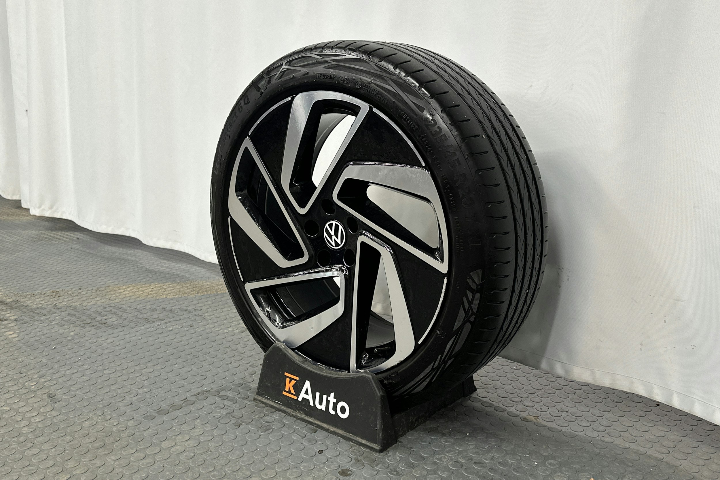 sininen Volkswagen ID.7 2025 kuva 13.