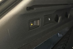 sininen Volkswagen ID.7 2025 kuva 16.