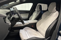 sininen Volkswagen ID.7 2025 kuva 17.