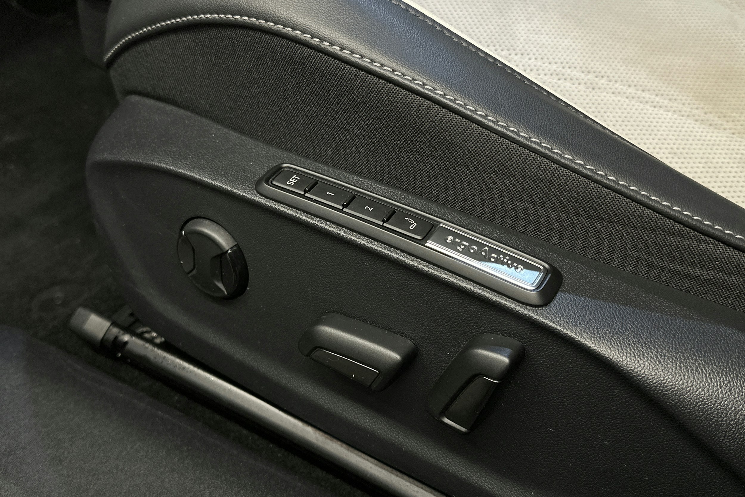 sininen Volkswagen ID.7 2025 kuva 18.