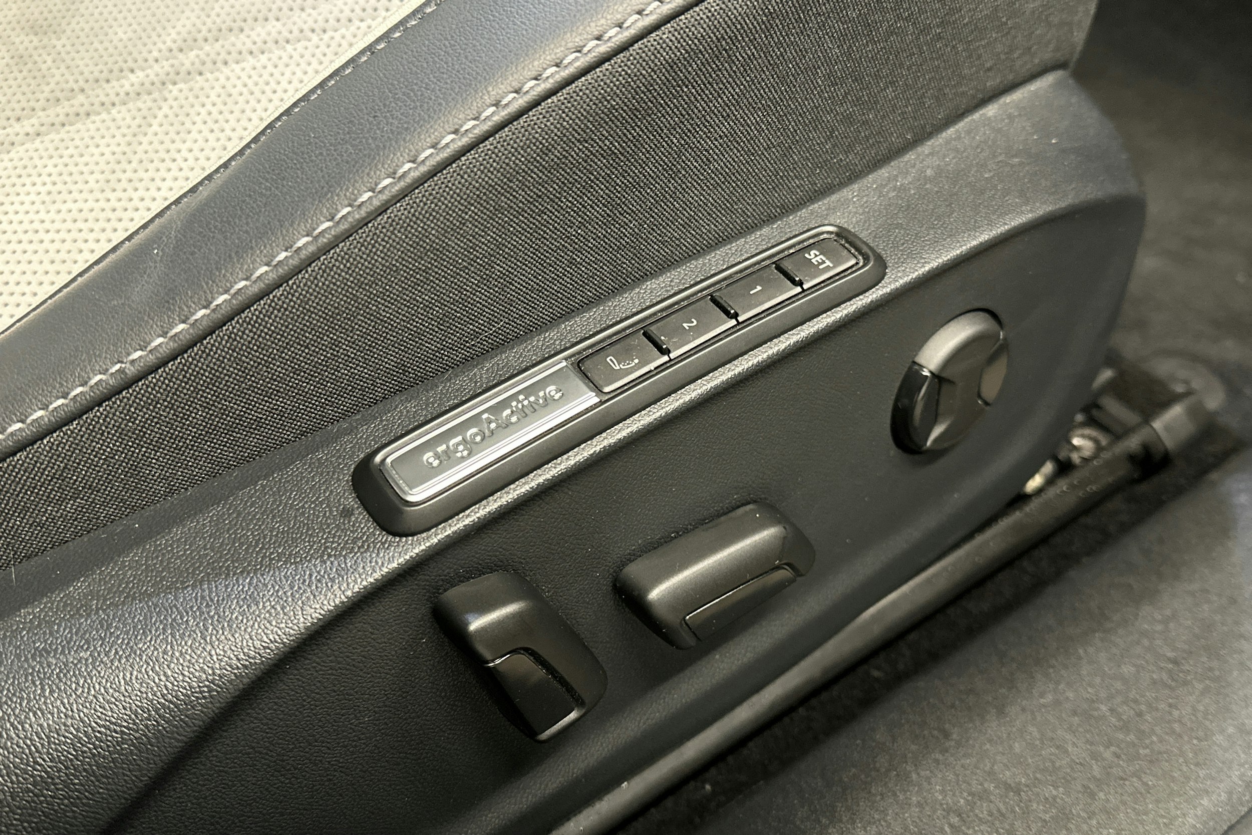 sininen Volkswagen ID.7 2025 kuva 19.