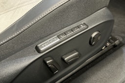 sininen Volkswagen ID.7 2025 kuva 19.