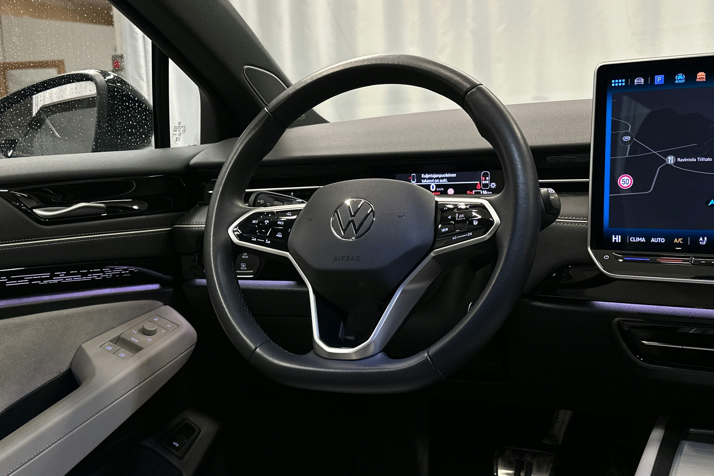 sininen Volkswagen ID.7 2025 kuva 20.