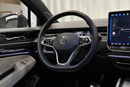 sininen Volkswagen ID.7 2025 kuva 20.