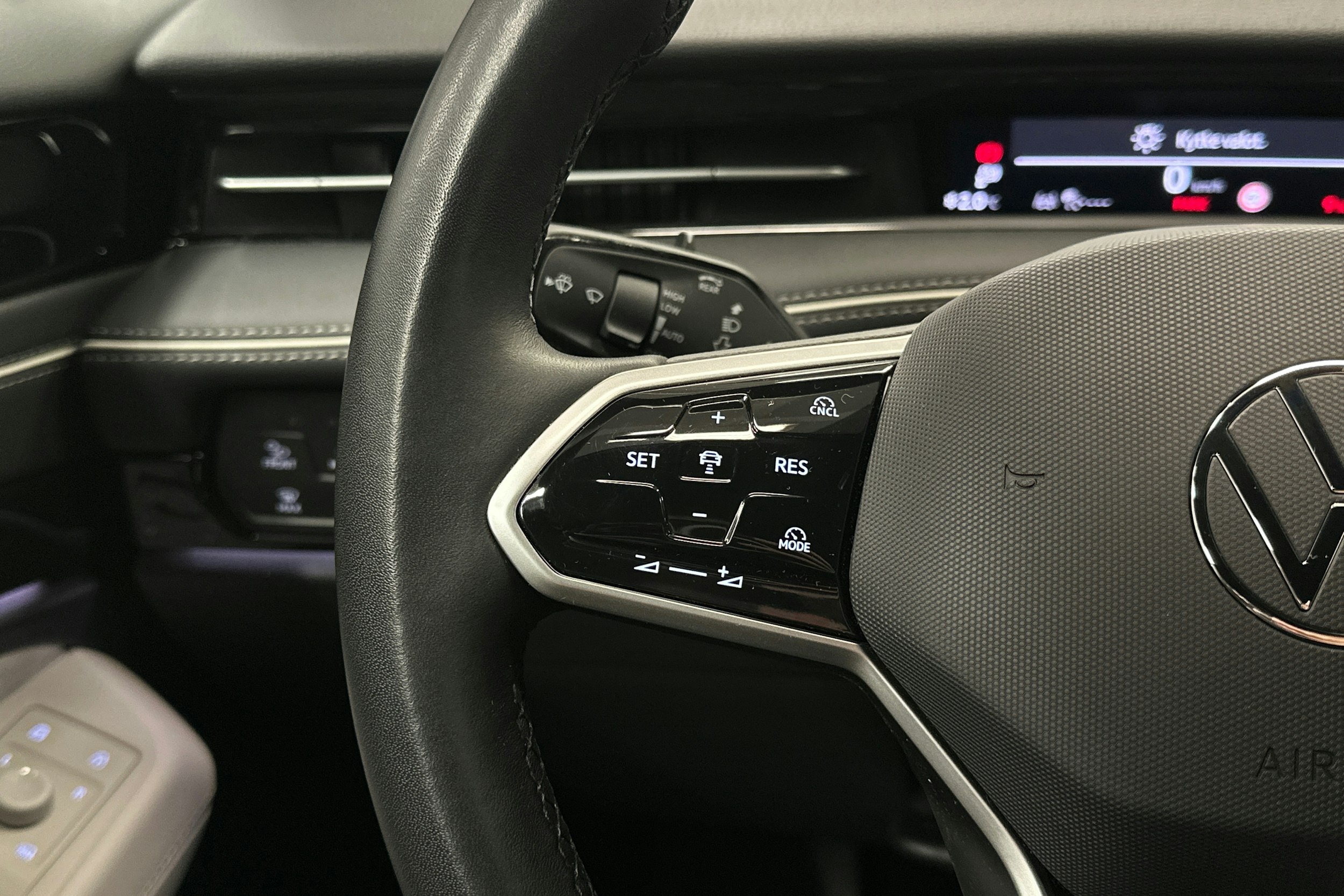 sininen Volkswagen ID.7 2025 kuva 21.