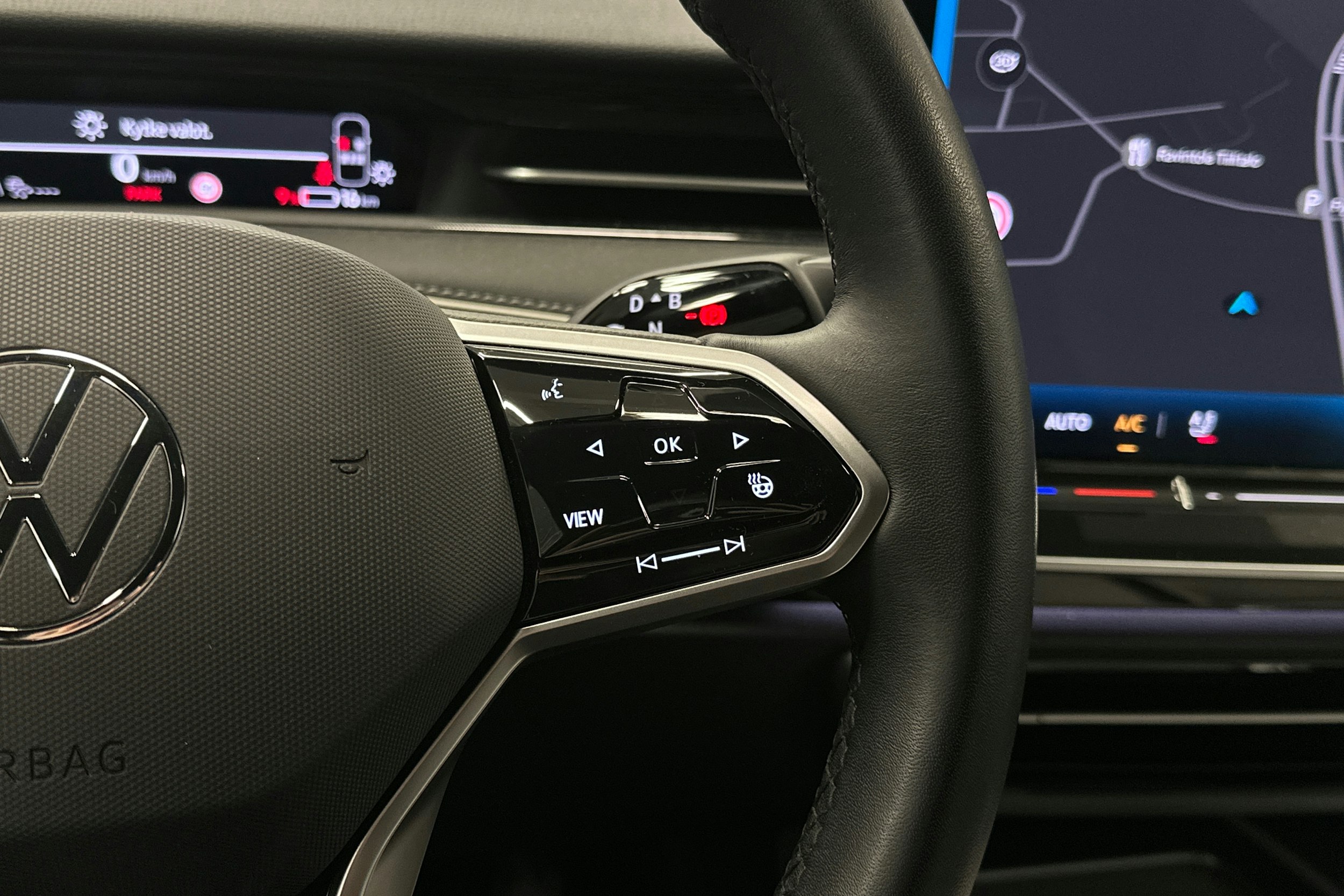 sininen Volkswagen ID.7 2025 kuva 22.