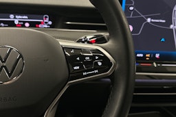 sininen Volkswagen ID.7 2025 kuva 22.