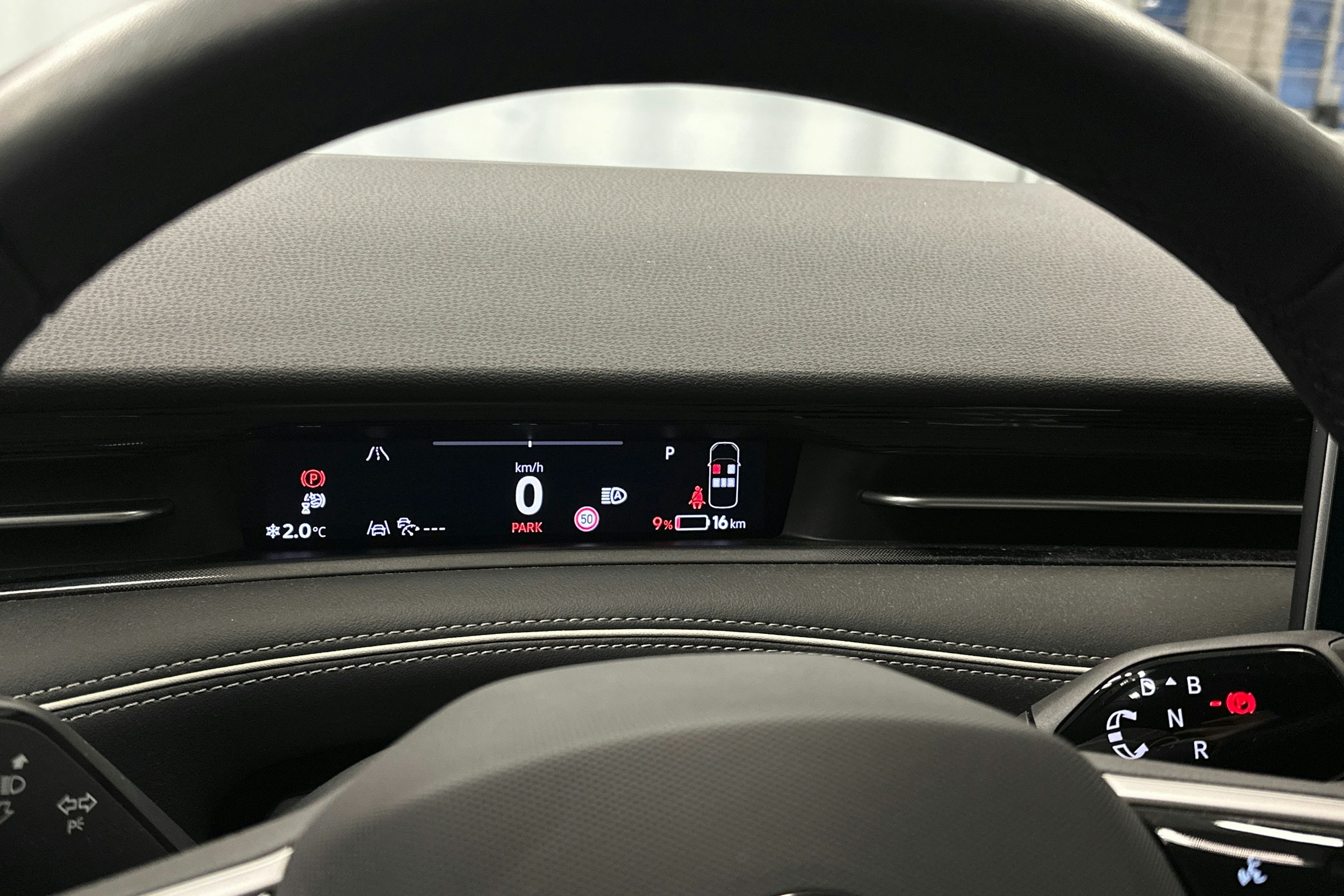 sininen Volkswagen ID.7 2025 kuva 24.