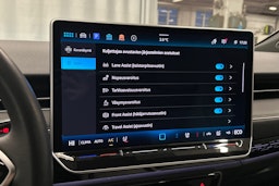 sininen Volkswagen ID.7 2025 kuva 26.