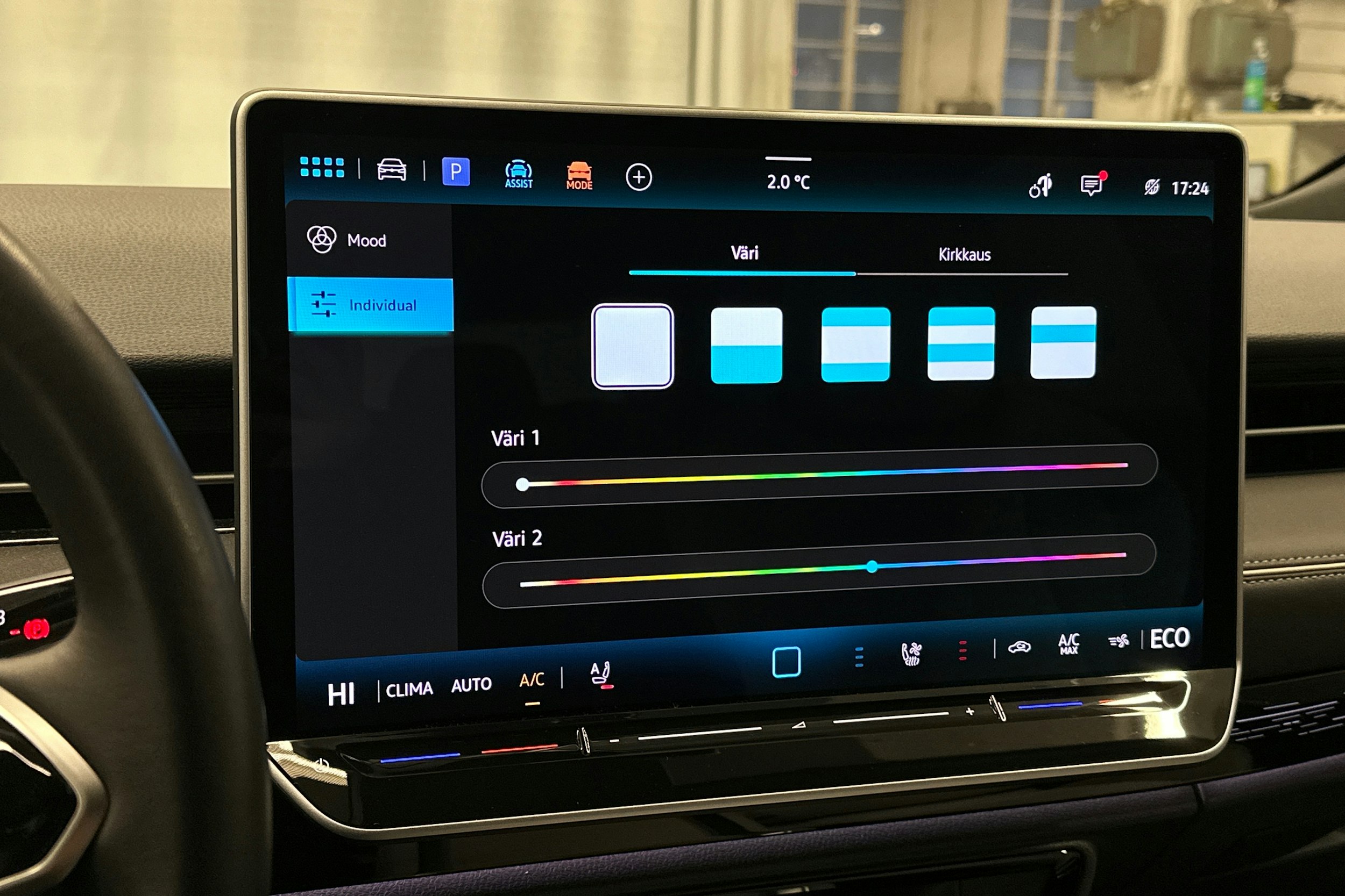 sininen Volkswagen ID.7 2025 kuva 29.