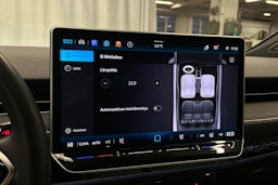 sininen Volkswagen ID.7 2025 kuva 34.