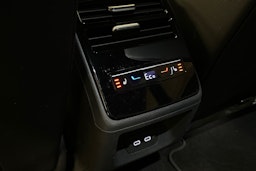 sininen Volkswagen ID.7 2025 kuva 39.