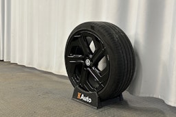 punainen Volkswagen ID.7 2025 kuva 10.