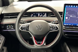 punainen Volkswagen ID.7 2025 kuva 11.